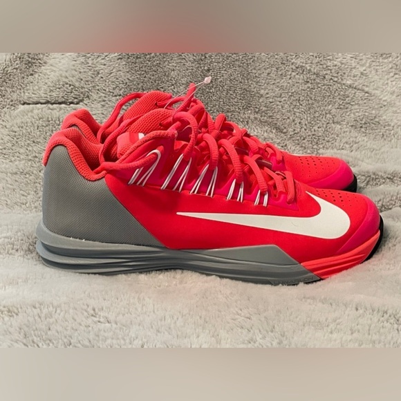 NWT NIKE Lunar Ballistic Hyper Punch White Silver Woman’s 7 Athletic Shoes - Picture 2 of 12